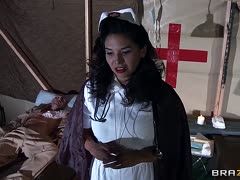 Krankenschwester Missy erfüllt den letzen Wunsch vom Soldaten